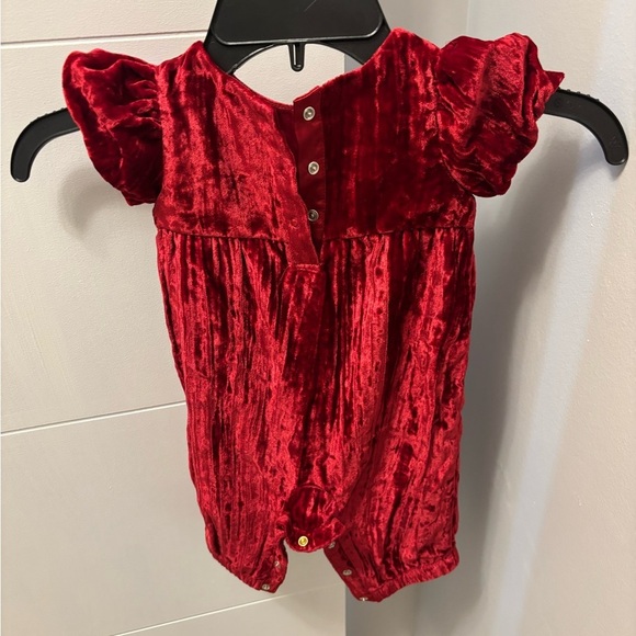 Cat & Jack Baby Girl Crinkle Velour Romper With Bow Dark Red Size 6 Months - Picture 4 of 5